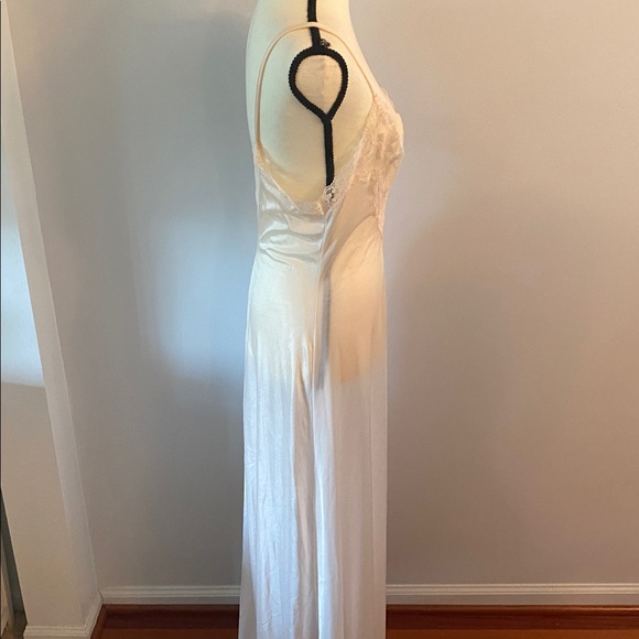 Vintage made in the USA nightgown brand is Val mode small - Picture 8 of 12
